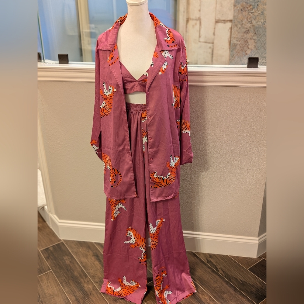 Nasty Gal Satin Tiger 3 Pc Pajama Set, Size 2